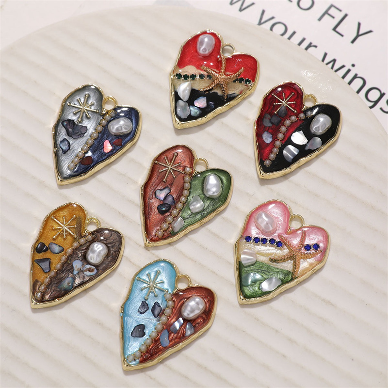 最小注文 20 ピース/ロットカラービーズコア装飾漫画ハート - Men Accessories Locket のレビューと価格