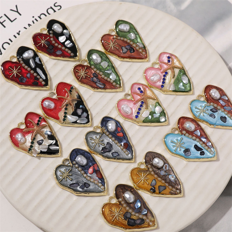 最小注文 20 ピース/ロットカラービーズコア装飾漫画ハート - Men Accessories Locket のレビューと価格