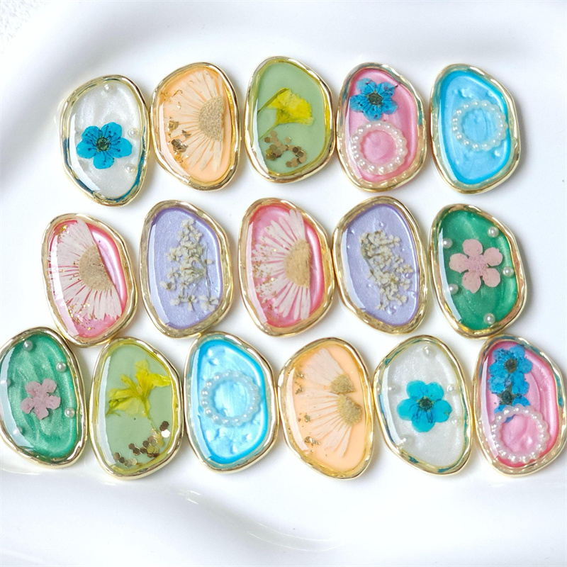 最小注文 20 ピース/ロットカラー花コアジオメトリオーバル - Men Accessories Locket のレビューと価格
