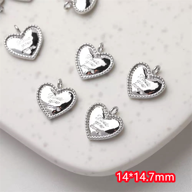 最小注文 30 ピース/ロットカラープリント漫画ハート形銅フ - Men Accessories Locket のレビューと価格